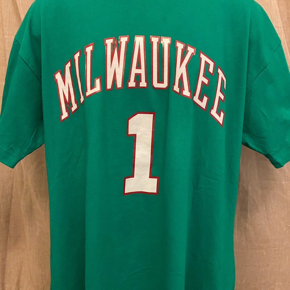 MILWAUKEE Bucks Authentic Vintage Robertson tee